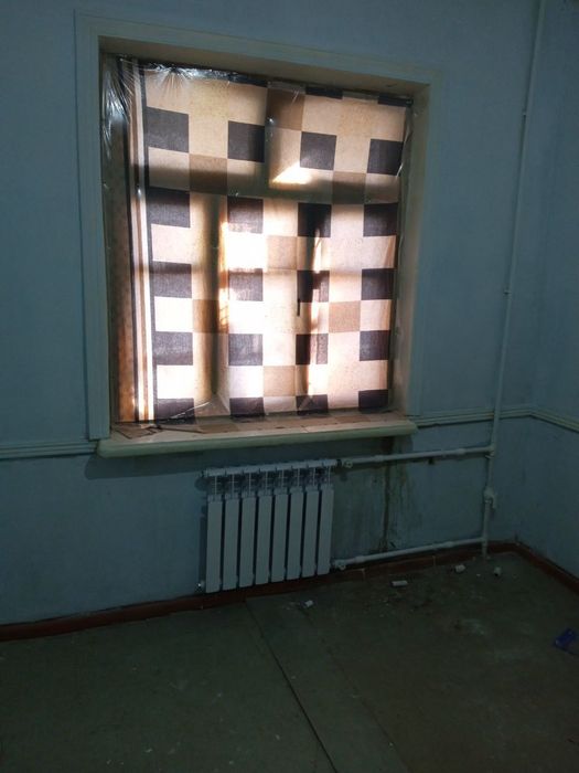 Uy sotiladi 3 xona , chirchiq 8 mikrorayon