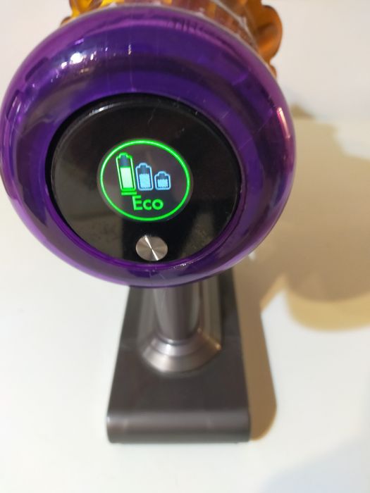 Dyson V15 _ corp cu motor
