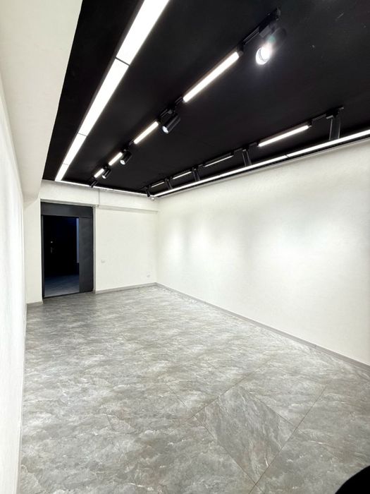 Офисный Кабинет с Хорошим ремонтом