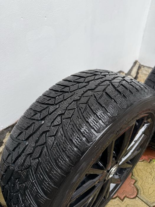 Jante Toyota cu cauciucuri iarna Nokian R17