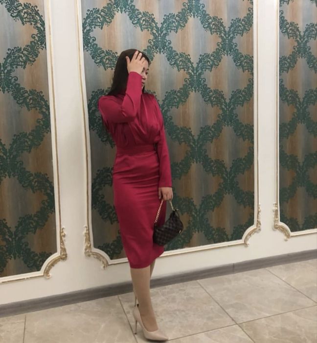 Атласная платье продаю