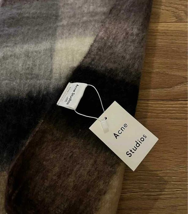 Fular Acne Studio nou