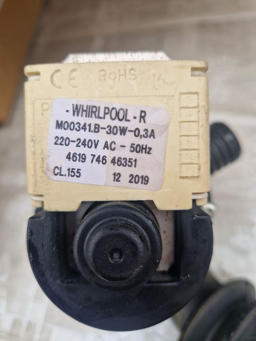Vând motor,pompă,rezistența și curea pentru mașină de spălat WHIRLPOOL