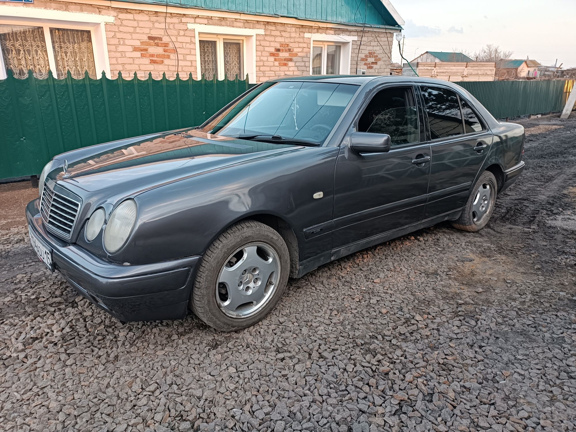 Мерседес W210 E230