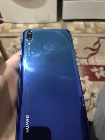 Huawei Y7 2019 года