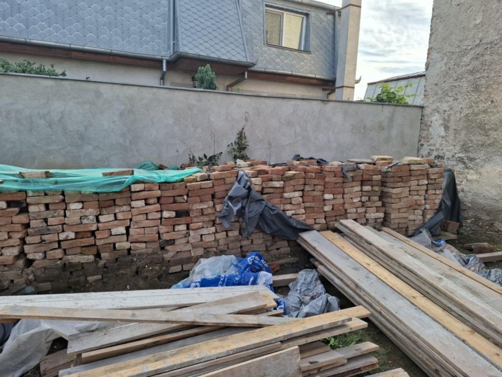 Vând cărămidă din demolarea unei case
