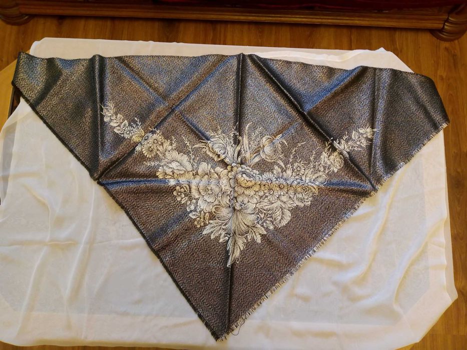 «Недорого» Платки шарфы накидки по 30 тыс