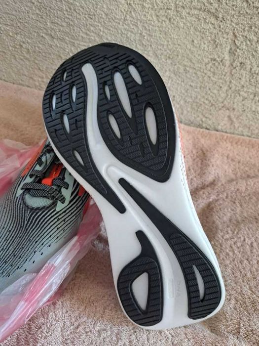Adidasi brooks hiperion max 42,5