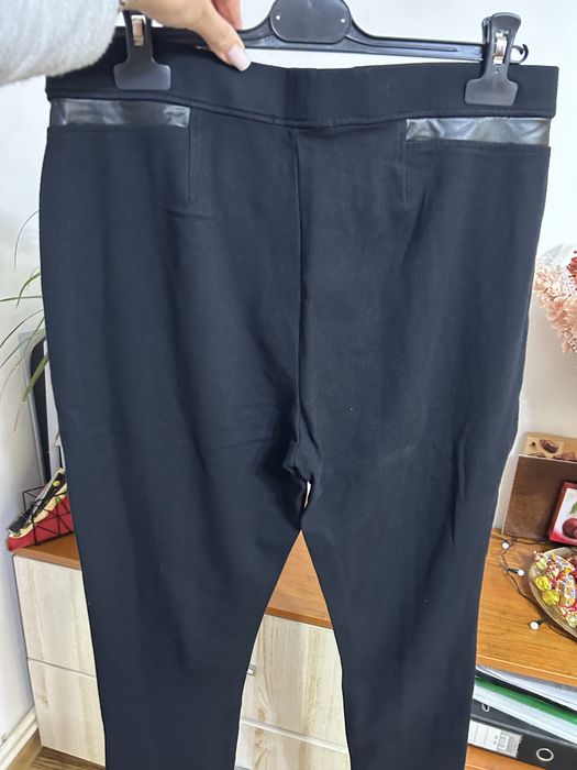 Colanti cu dungi din piele