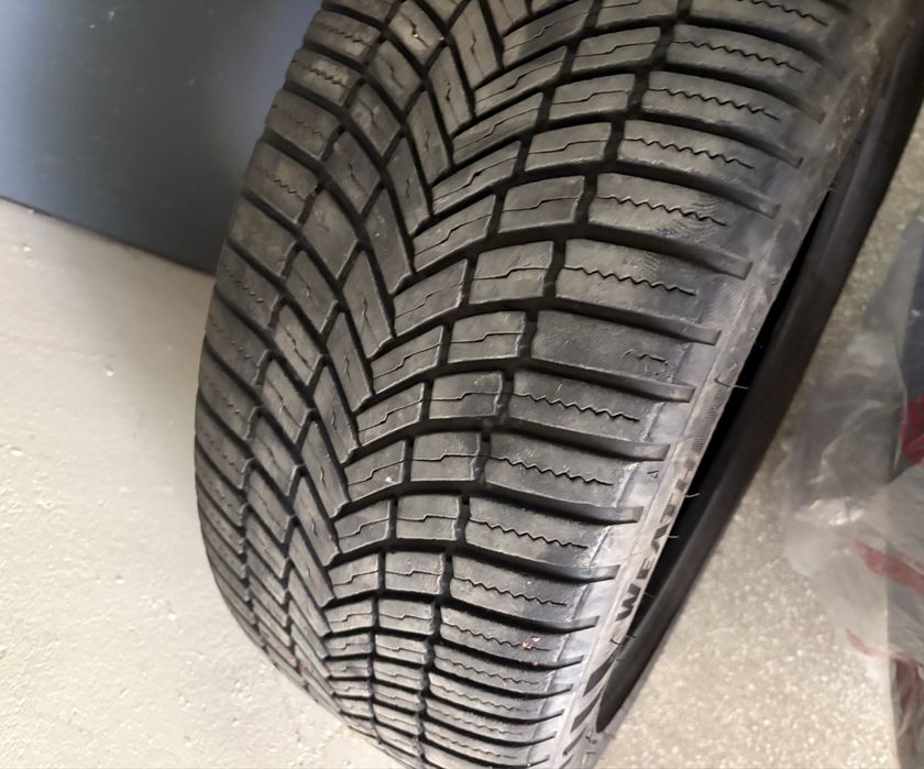 235/50/19-BRIDGESTONE-DOT 2022 -4бр