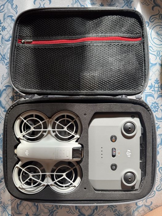 квадрокоптер DJI NEO