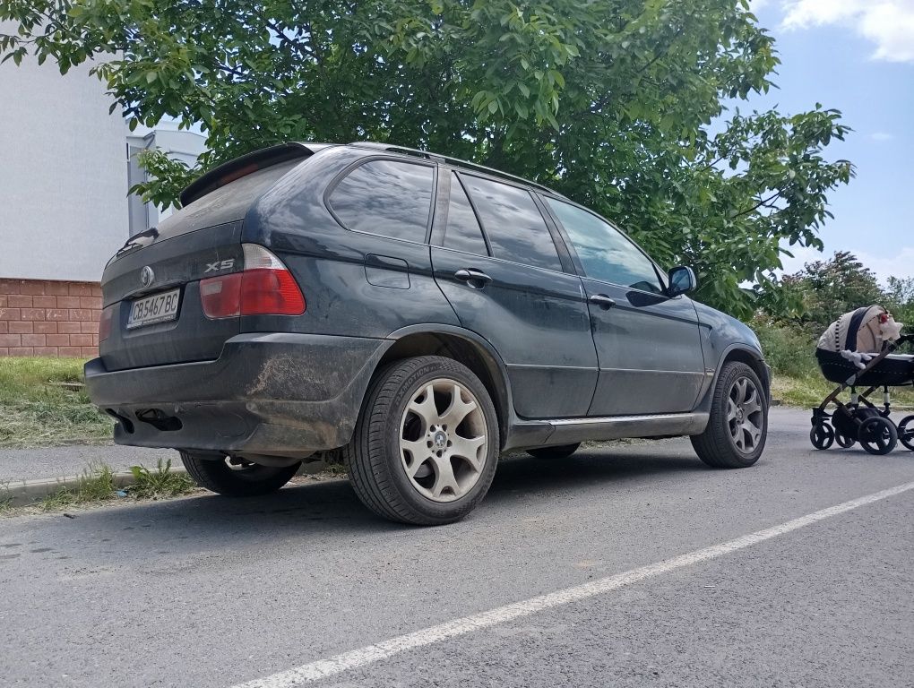 Продавам джип БМВ Х5 СПЕШНО