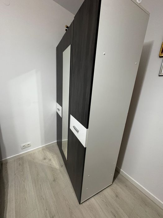 Dulap dormitor negru cu alb