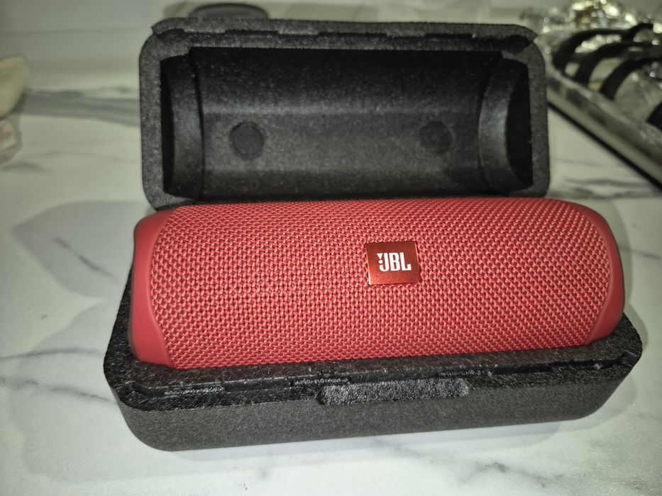 Продам JBL Flip 5 в идеальном состоянии