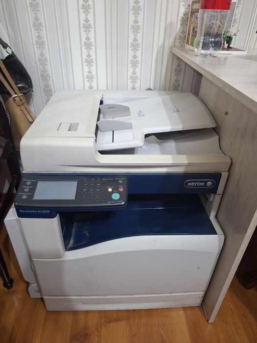 Принтер лазерный цветной