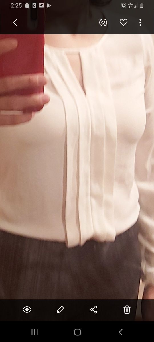 Блузку , белая кофта.