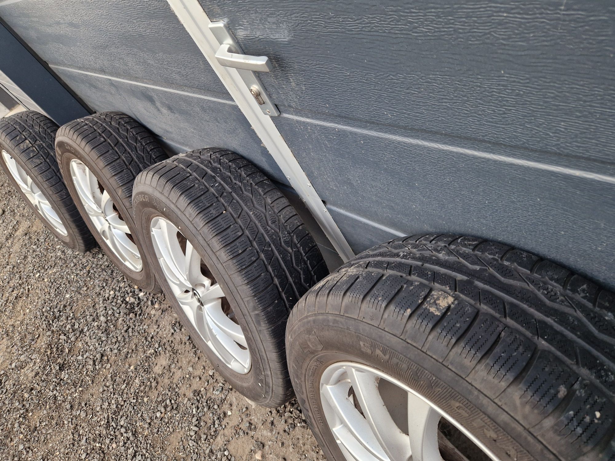 Jante Mazda suv 5x114.3 pe 17 7J ET50 cu anvelope 225/65