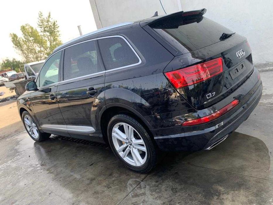 Dezmembrez audi q7 4M 2016-/far q7 4m/stop q7 4m/bara fata q7 4m/stop