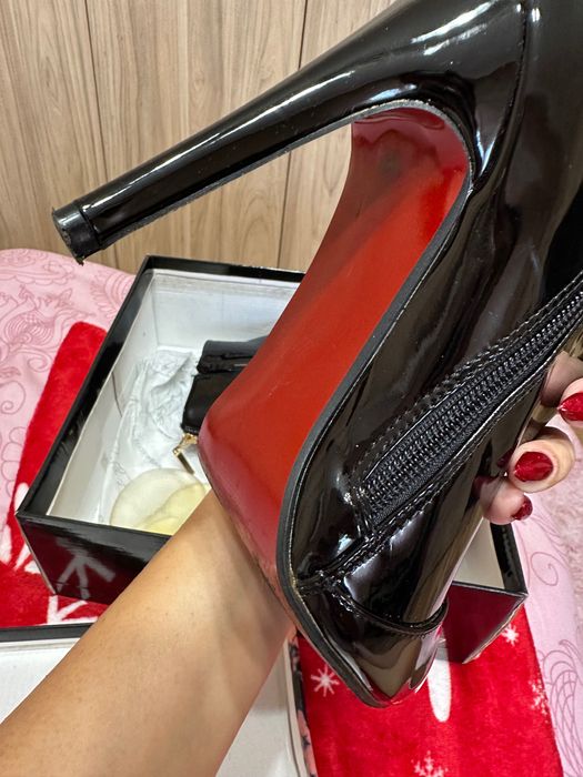 Елегантни дамски боти