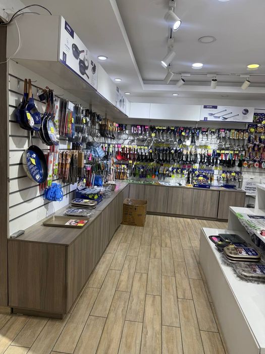 Мебель для магазина, витрина, полки, шкафы