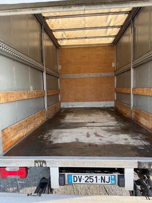 Vând Iveco daily 35c 15 cu prelata