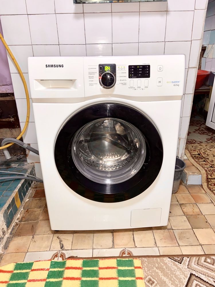 Продам стиральную машинку рабочая почти новая