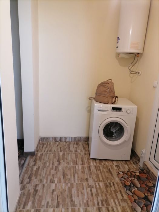 Продава се обзаведен апартамент
