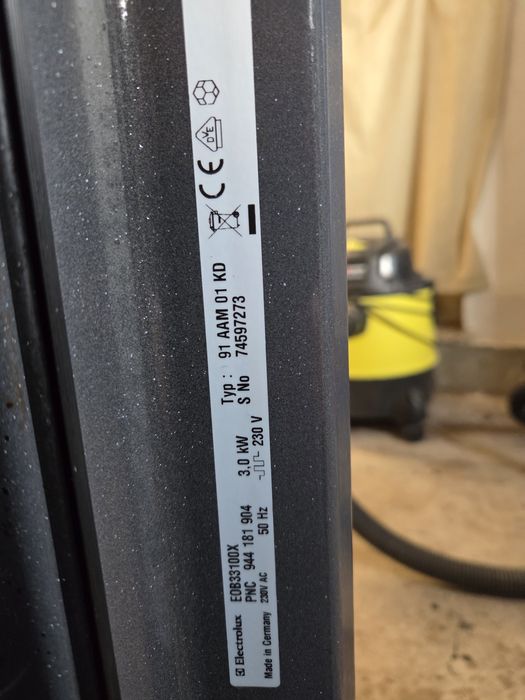 Electrolux-фурна EOB33100X