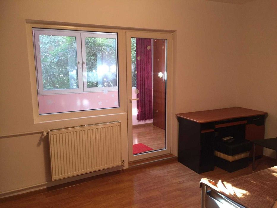 Ofer spre inchiriere  ap.1 camera , Micalaca ,Piata Soarelui