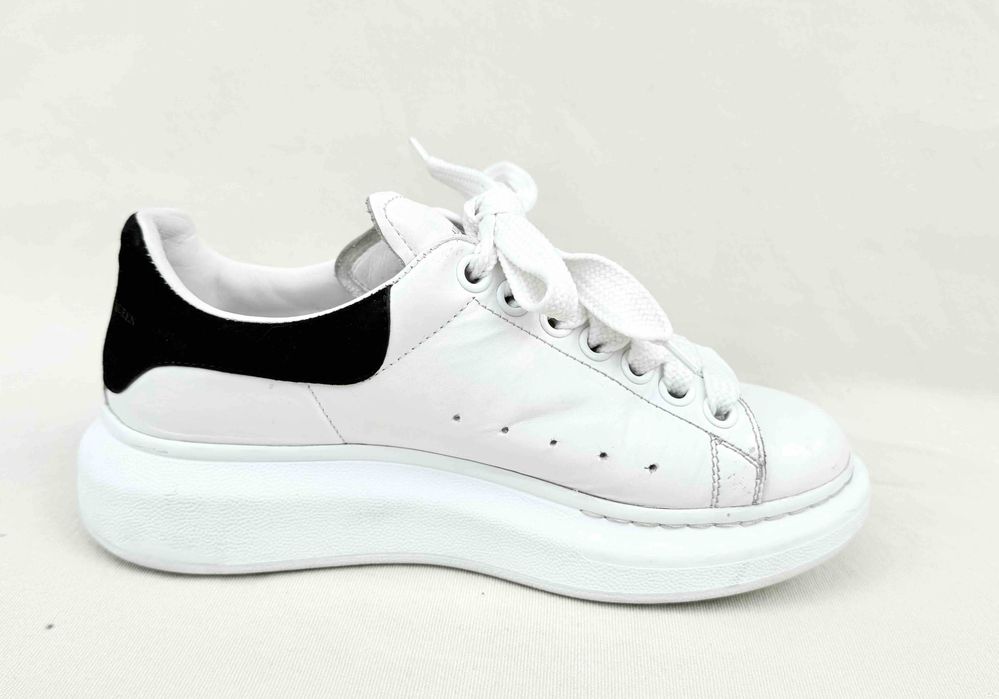 Alexander McQueen
Platform Sneakers Adidasi Piele Alb Original