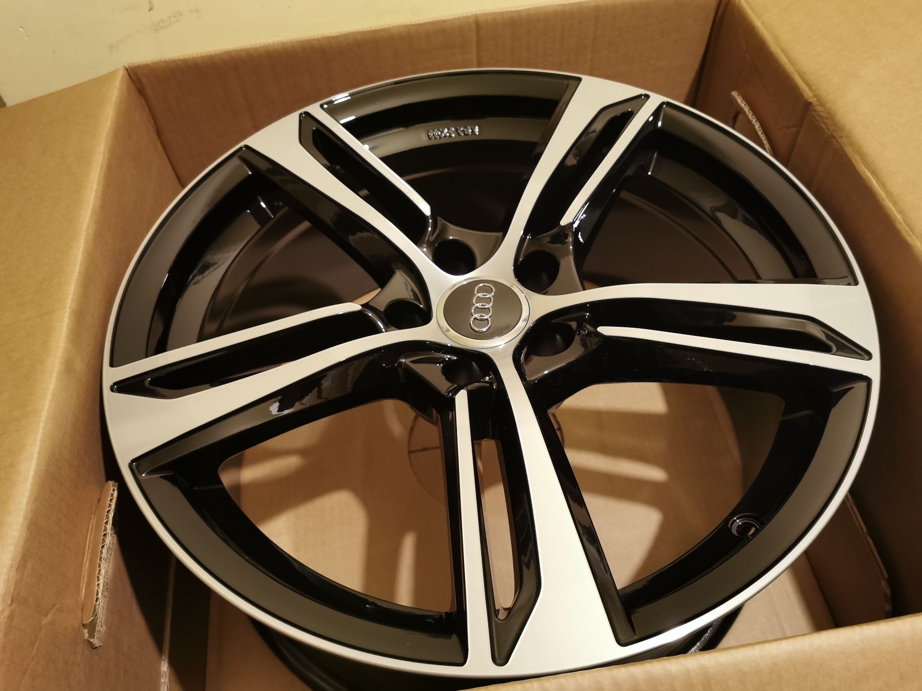 Vand jante de aliaj pe 19 pentru Audi marca Gmp model Paky