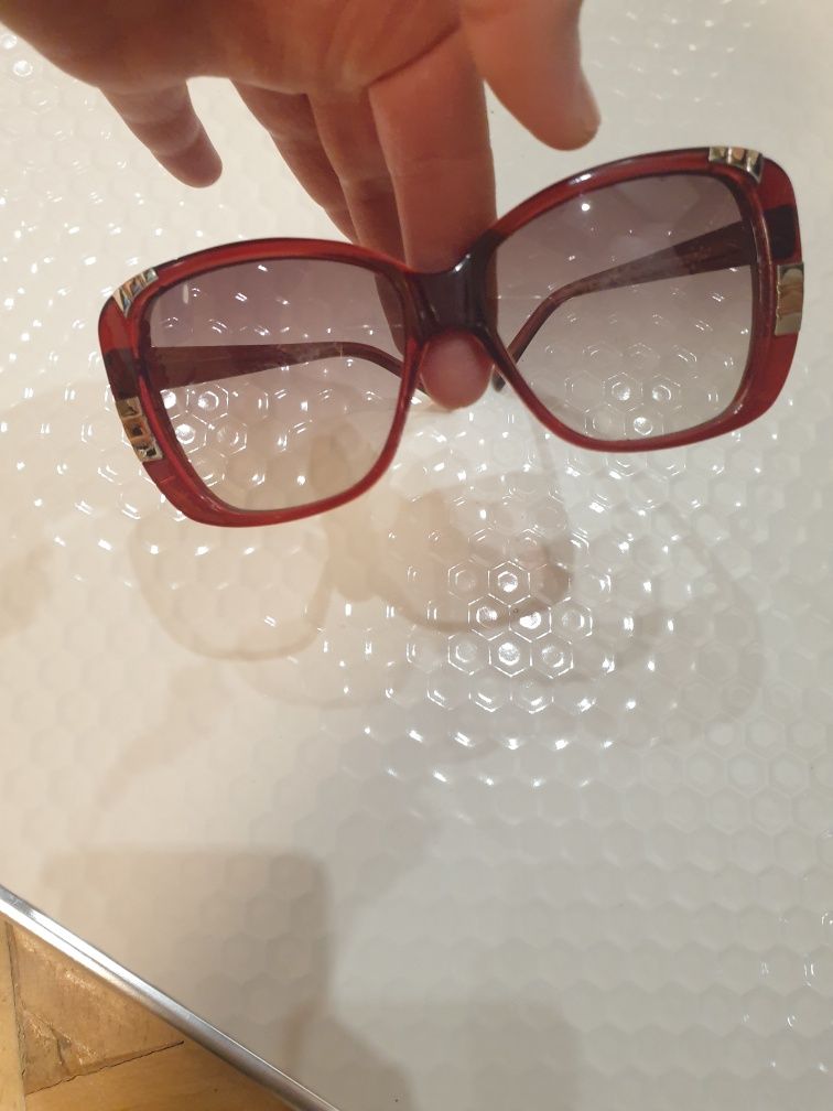 Слънчеви очила GUESS///////