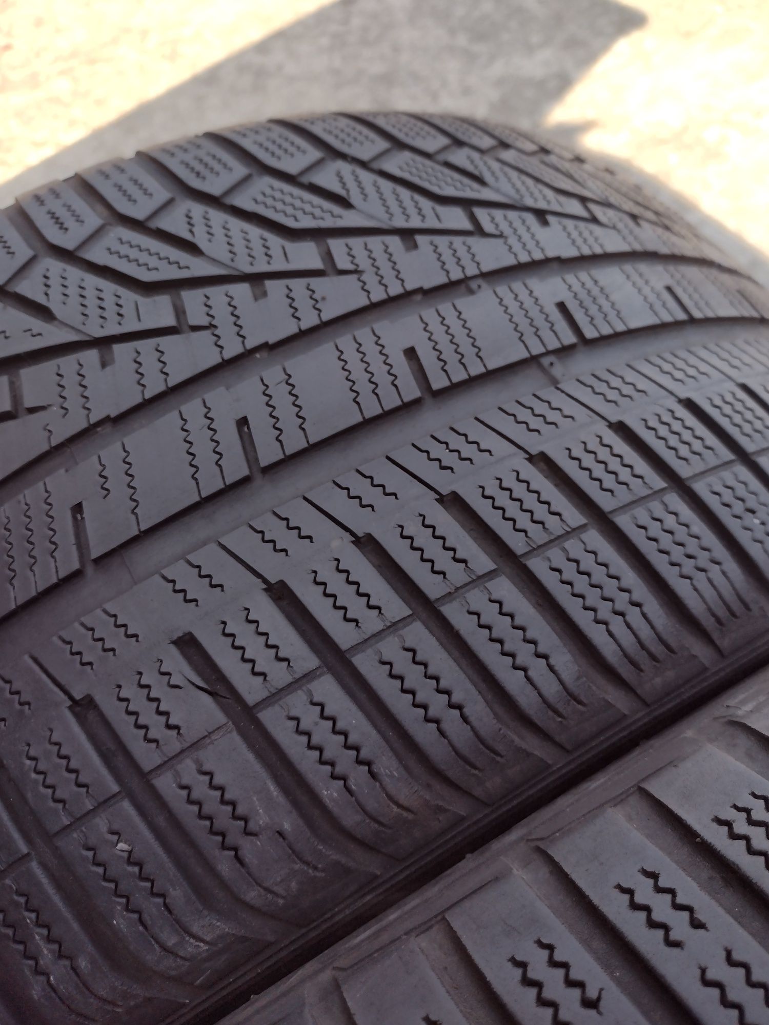 Hankook evo3. 2бр.275/35/20 дот2319