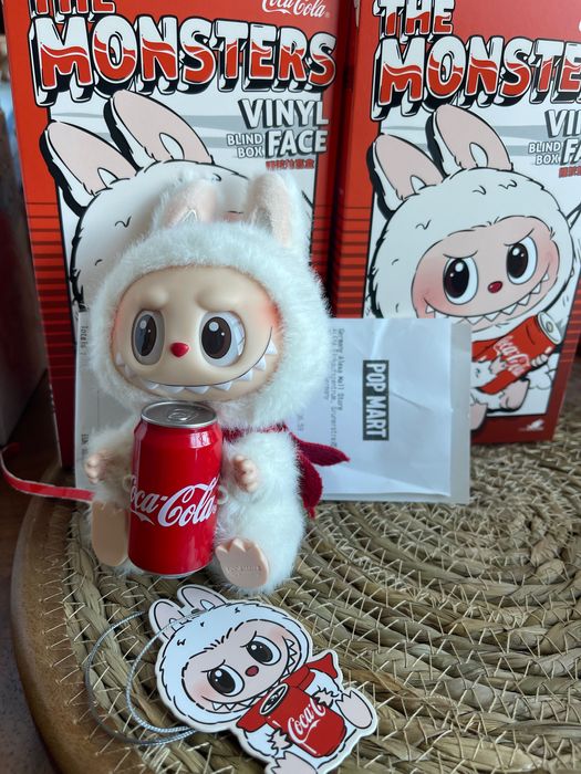 Лабубу от серията Coca Cola vinyl face 100% оригинално