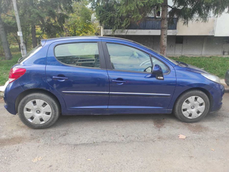 Спешно продавам Пежо в идеално състояние!