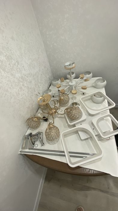 Продам три люстры 90 000 тенге