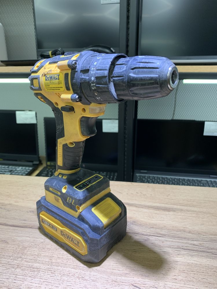 Набор Электроинструментов аккумуляторных DeWalt 4в1, с кейсом,10715/А1
