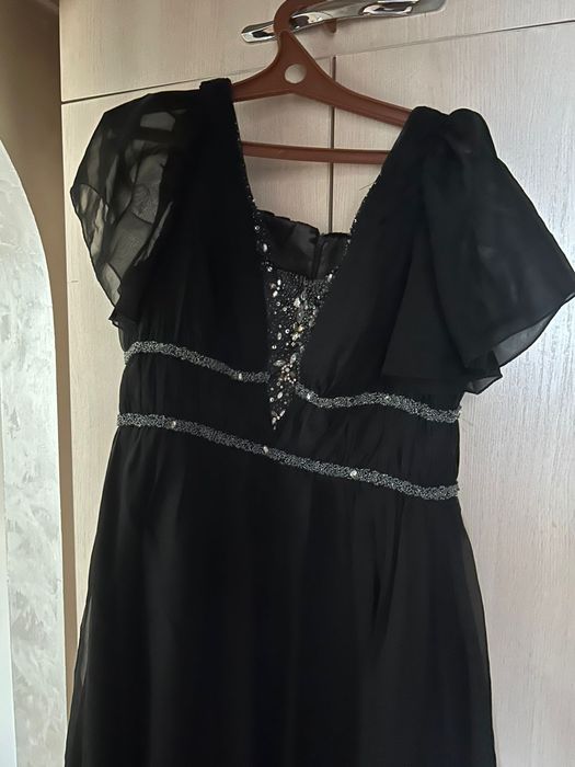 Продам платье шифон с вышивкой