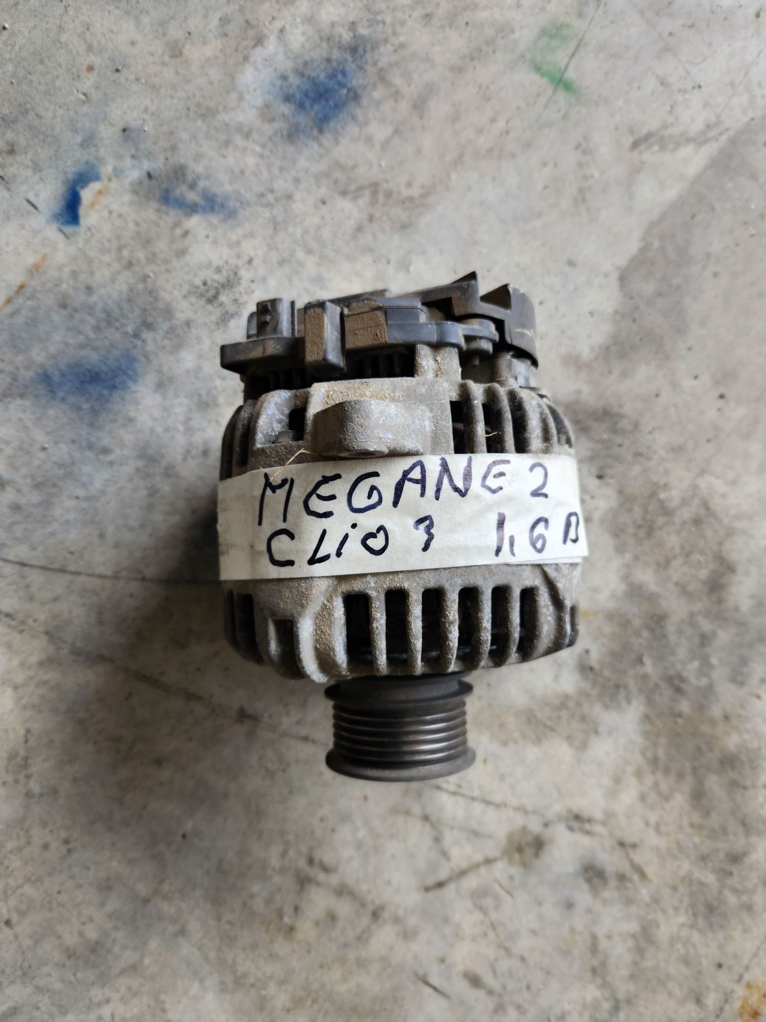 Vând Alternator  renault 1.6 benzina