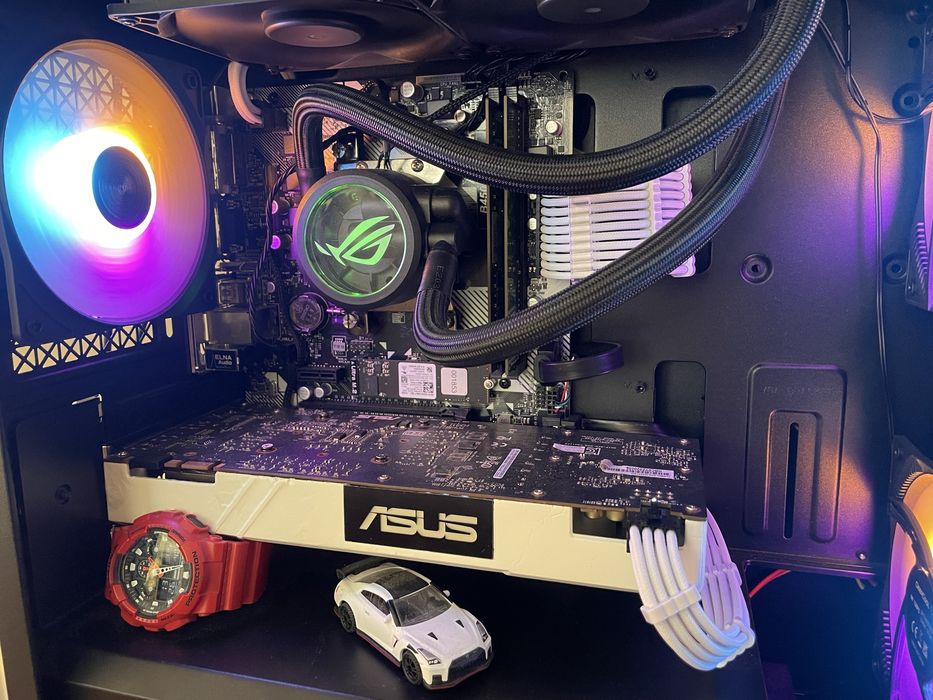 Геймърски компютър Ryzen 7 2700x,gtx 1070ti водно охлаждане ASUS ROG