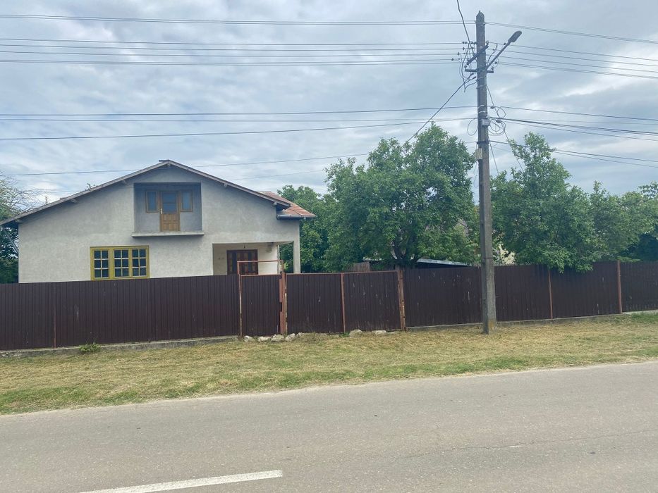 Casa și teren intravilan 2432 mp