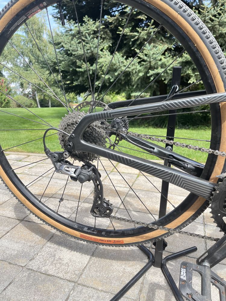 Гравел  е байк Cannondale