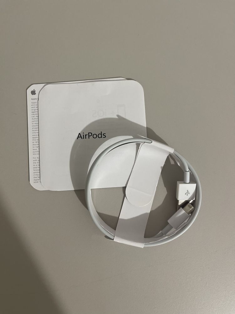 AirPods gen 2 aproape noi