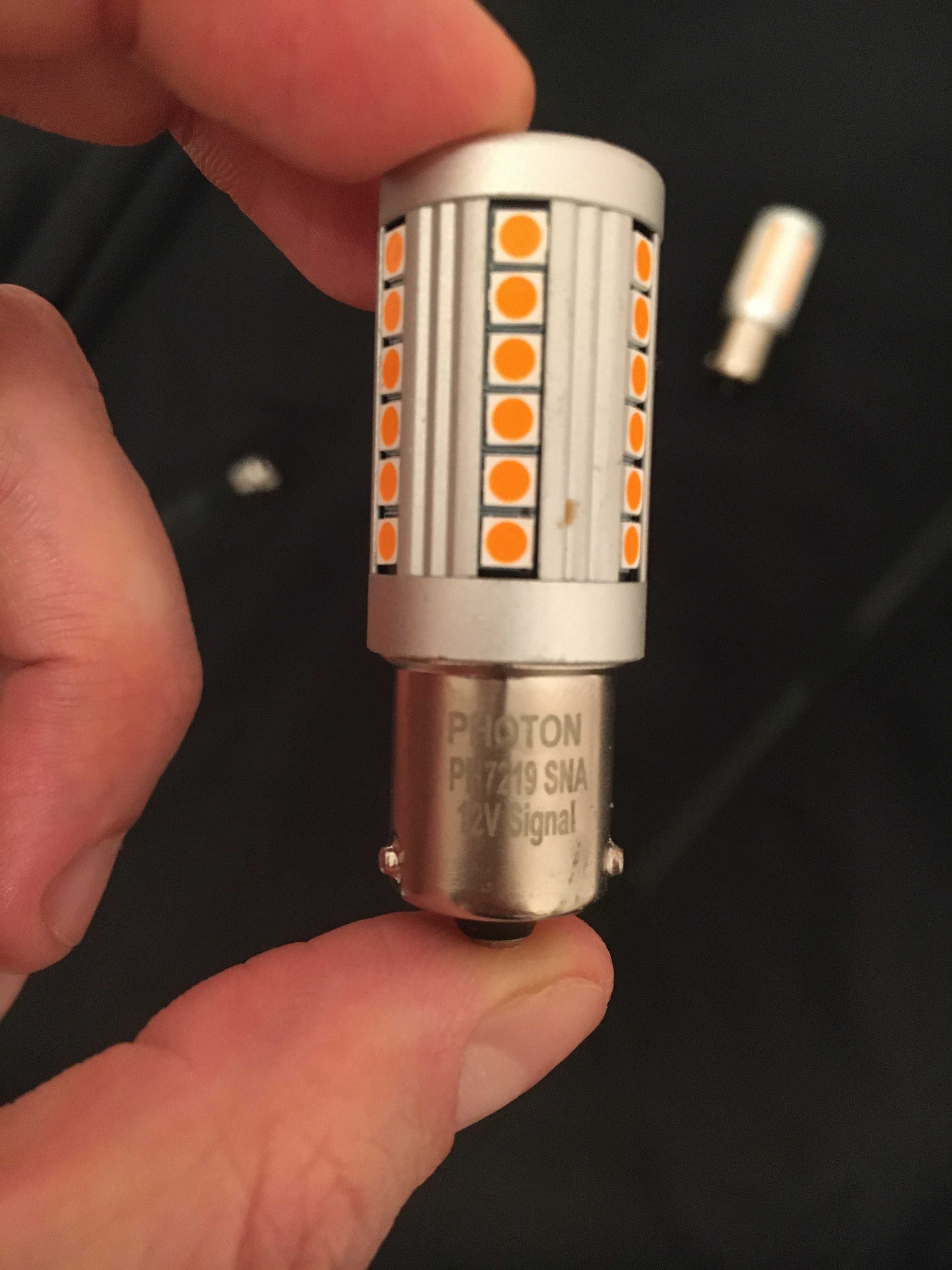 Комплект LED (диодни) крушки - мигачи за кола