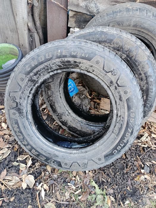 Продам резину газель состоянии как на фото