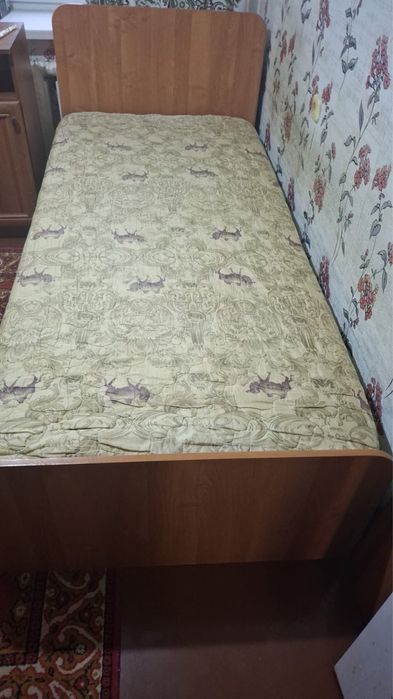 Продаются КРОВАТИ полуторка в  ОТЛИЧНОМ состоянии