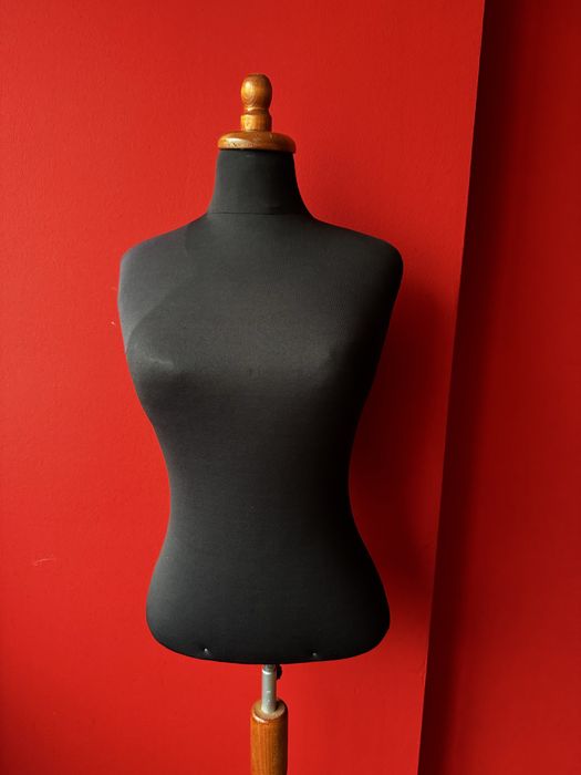 Дамски шивашки манекен