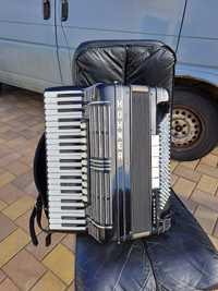 Vând acordeon Italian Hohner Morino 4N