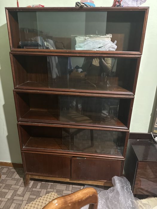 Книжный шкаф сервант и столик все советское из дерево