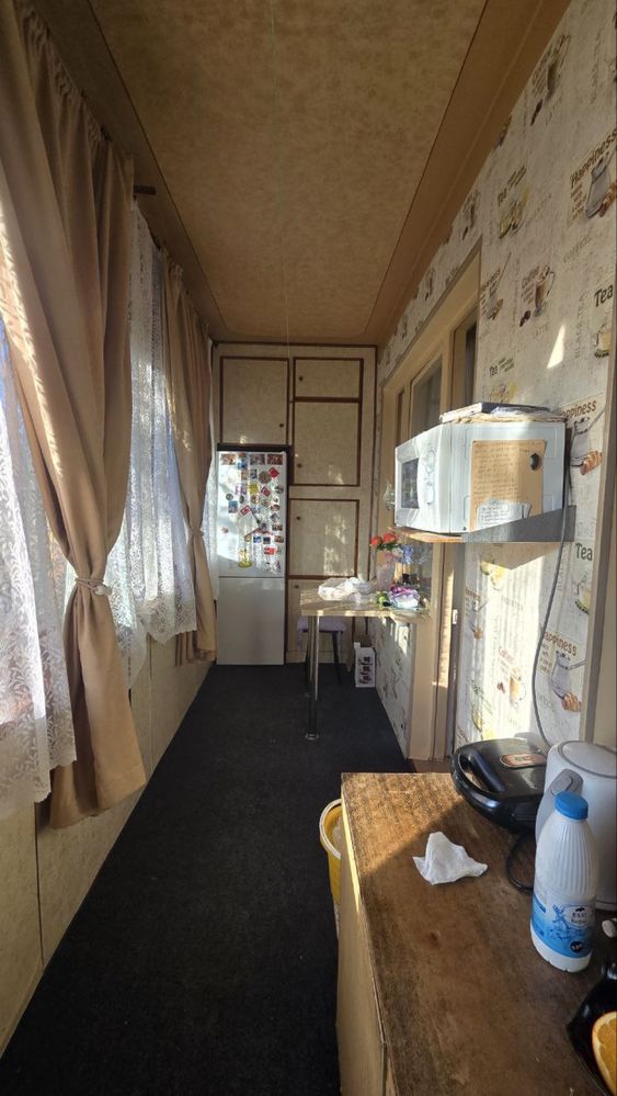 Чилонзор 19, 2 комнатная / 3 этаж, 55 кв.м, 1.5х6, зеркалка